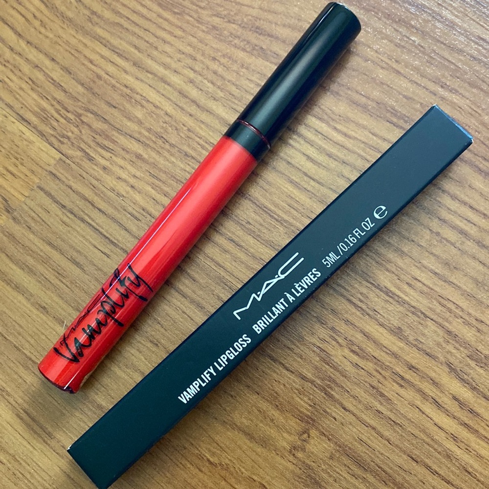 MAC Vamplify Gloss in ‘Flash Drive’ - rare and limited!